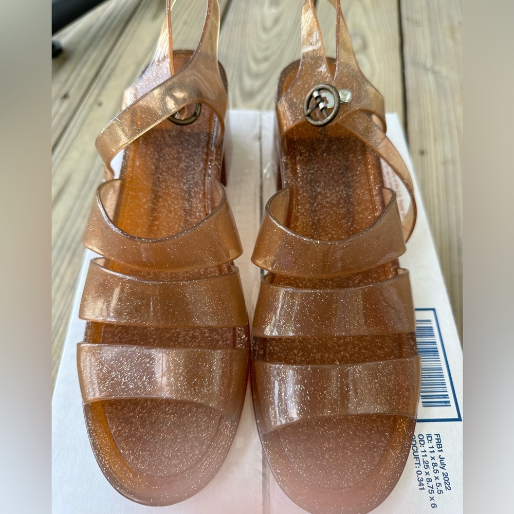 Light pink sparkle jelly sandals